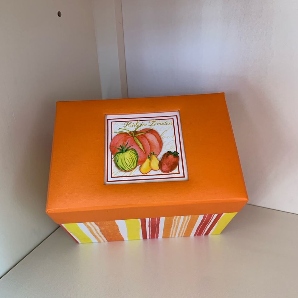Recipe card box with set of matching recipe cards
